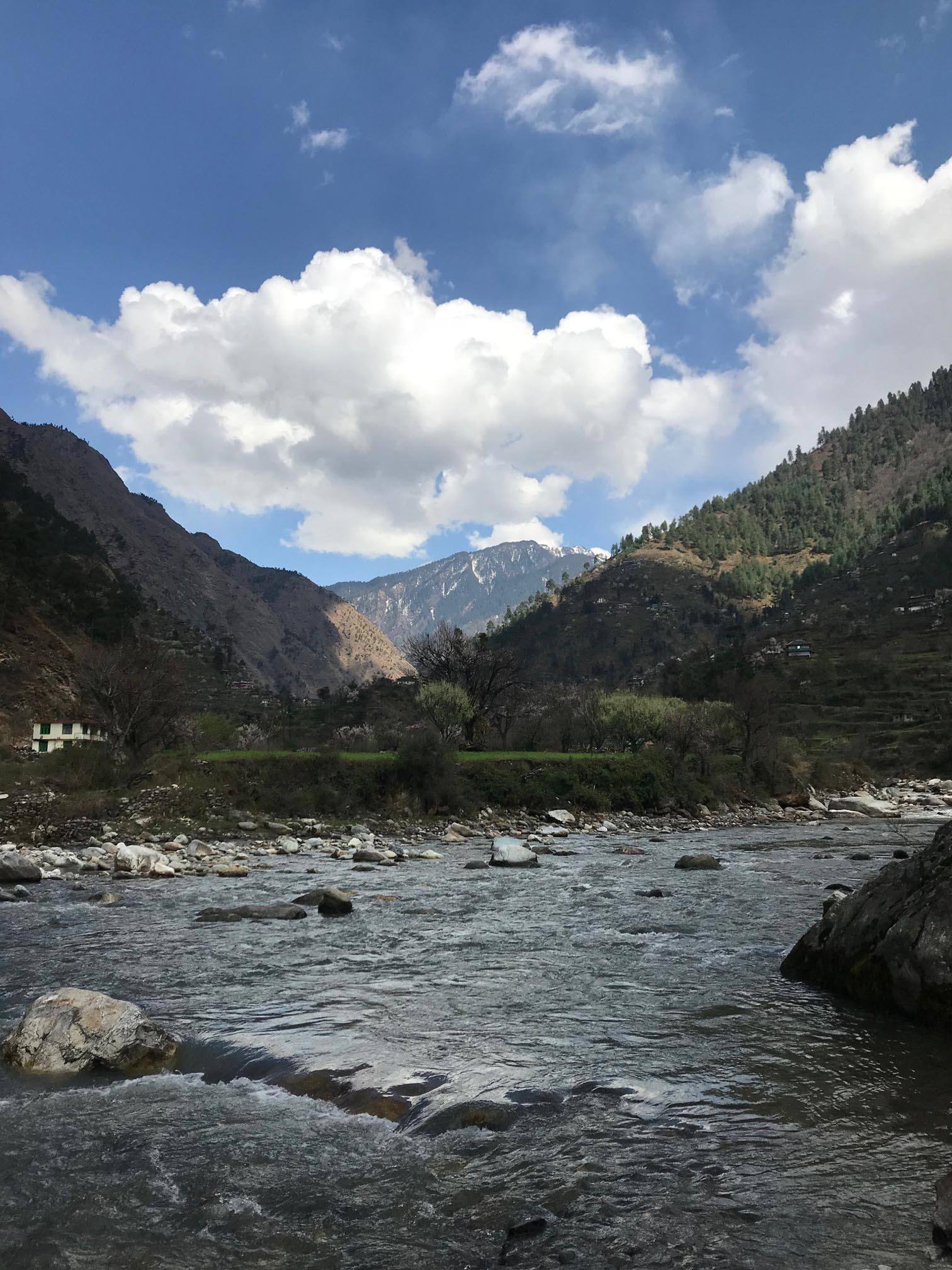 tirthan-valley-chill-scenes