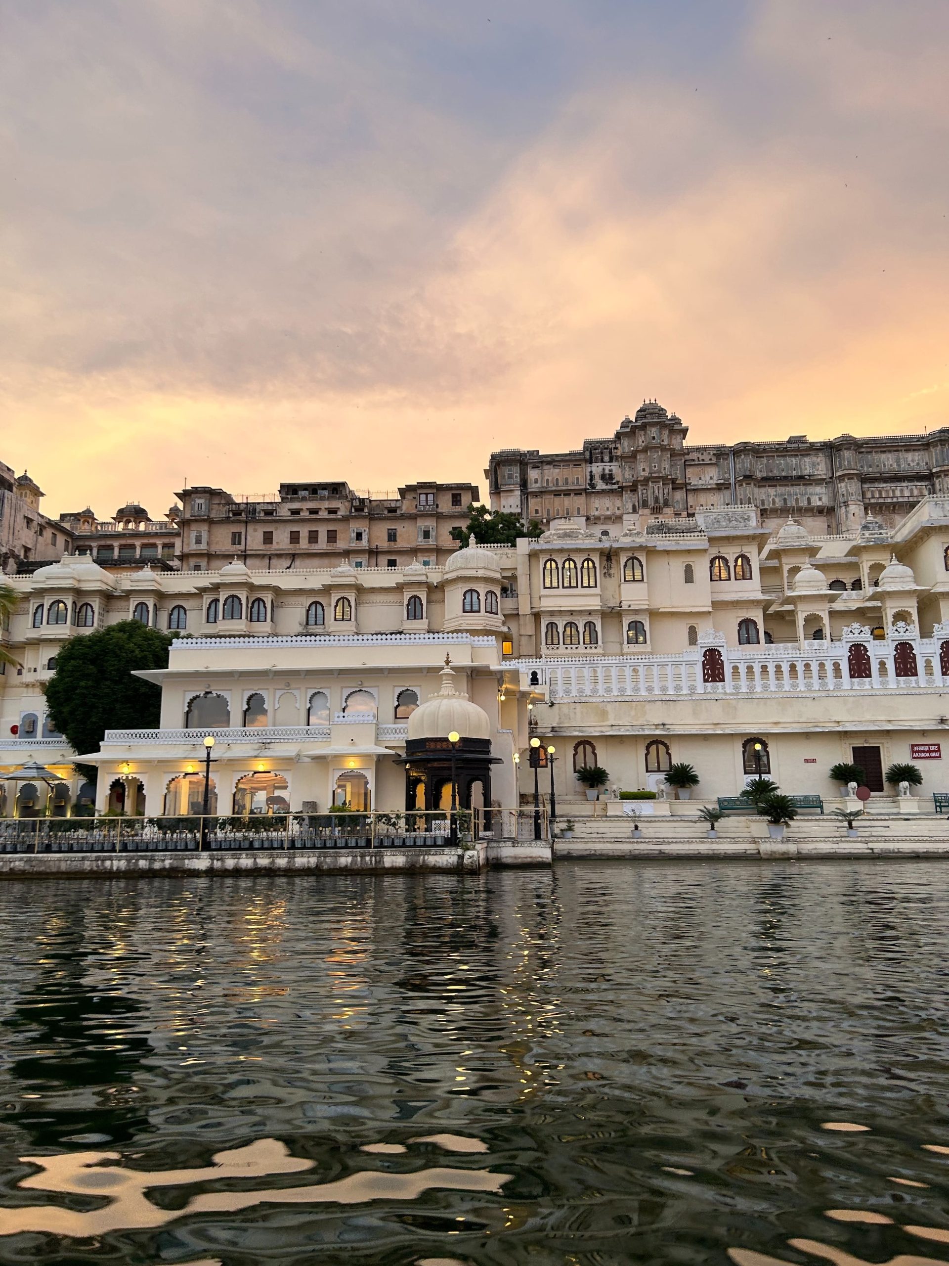 udaipur-city-of-lakes
