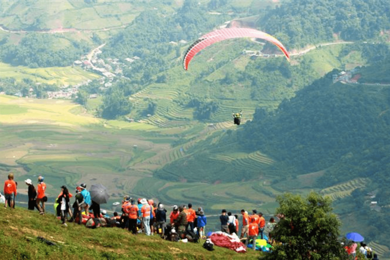 paragliding-festival-in-vietnam