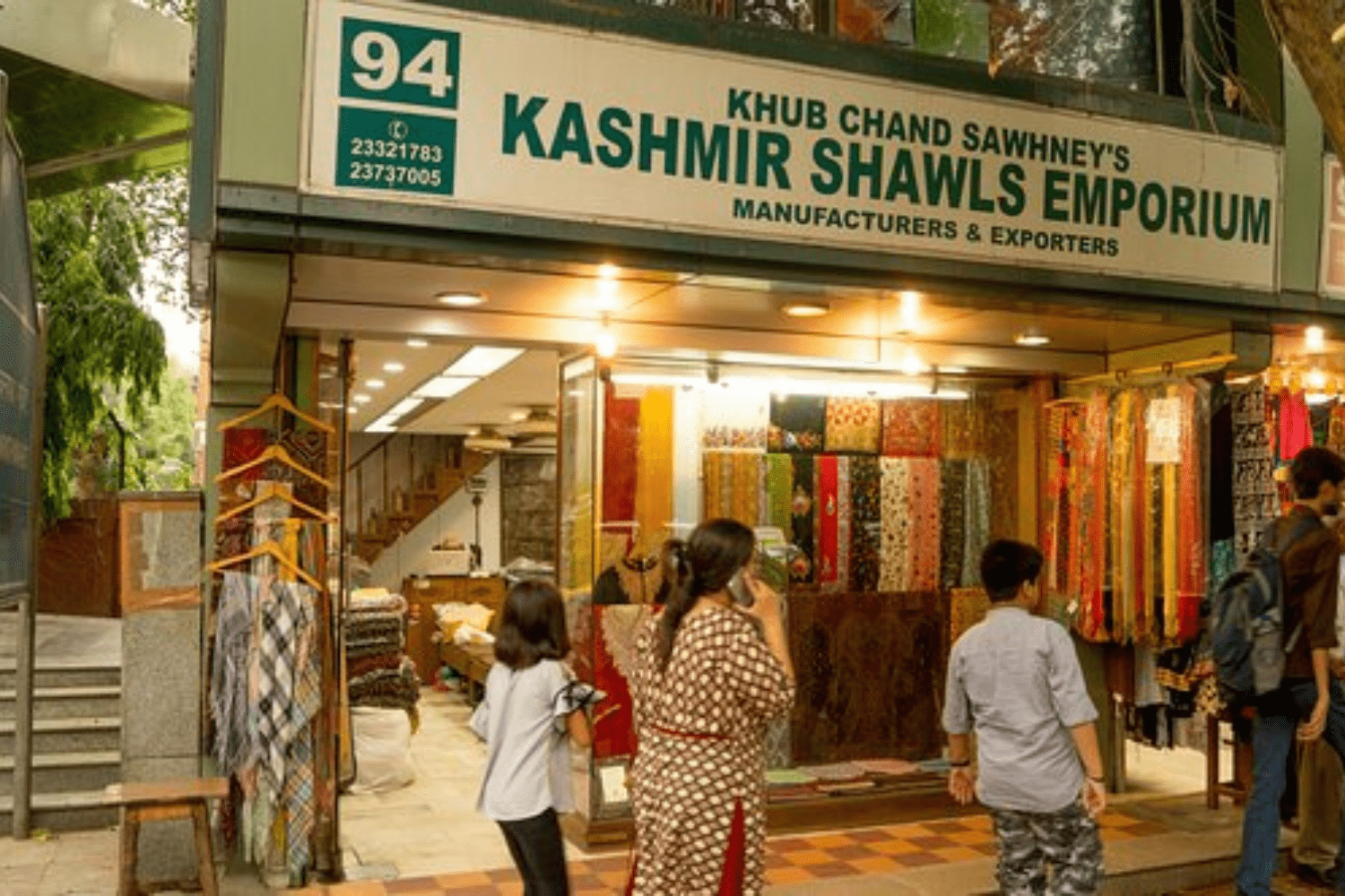 shop-for-pashmina-shawls-in-kashmir