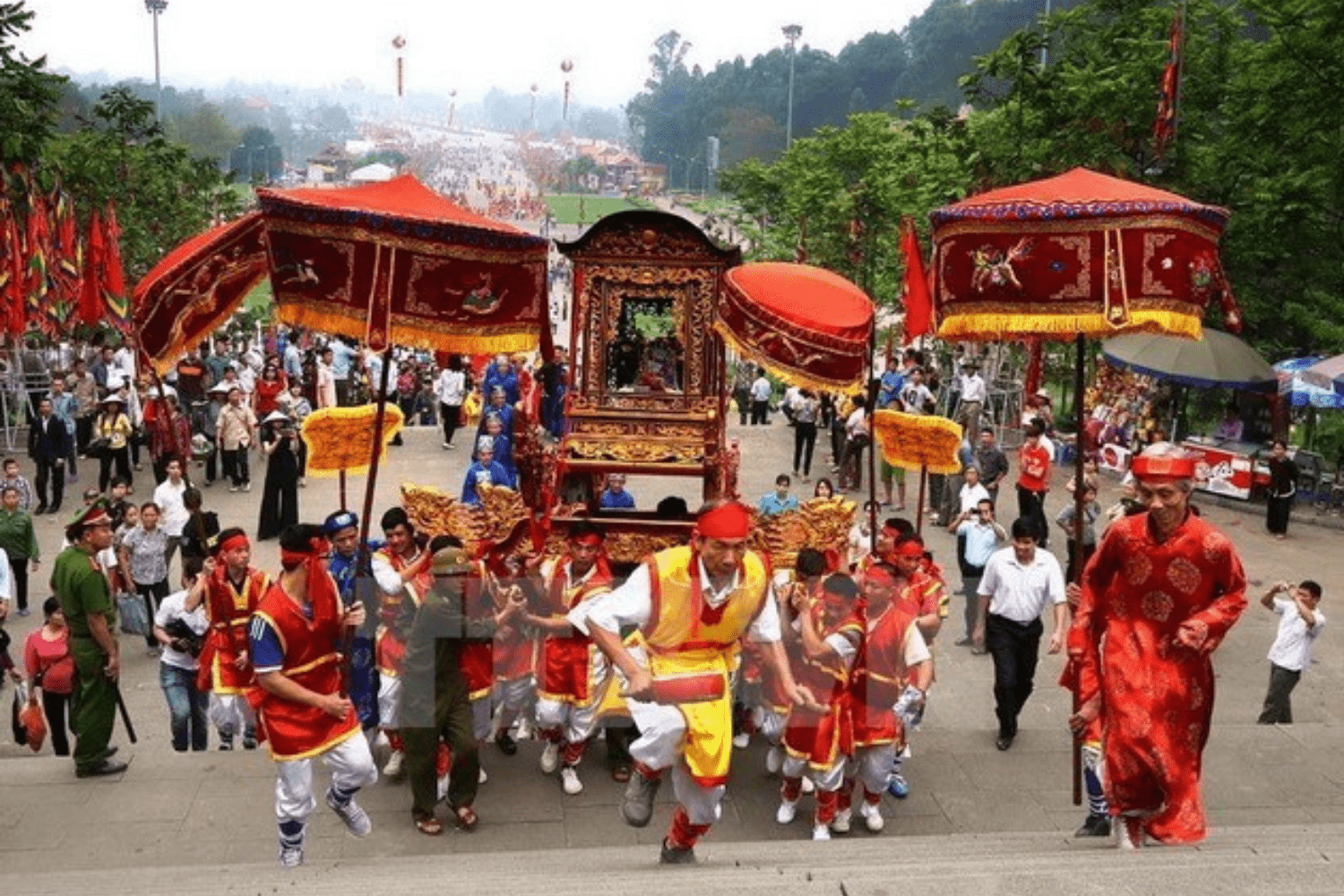 hung-king-festival-in-vietnam