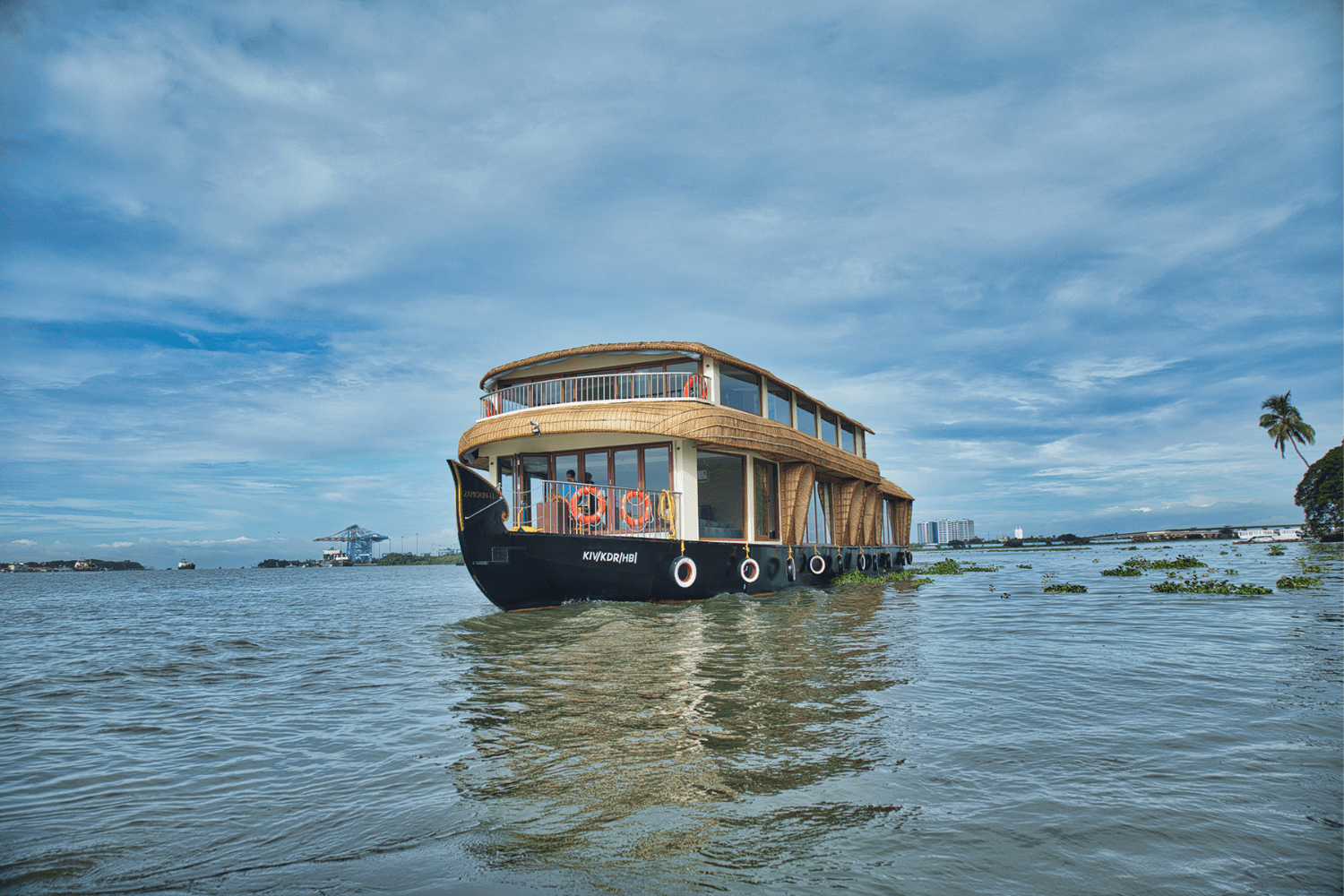 stay-in-houseboat-in-kerala
