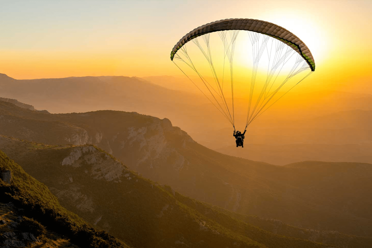 paragliding-invagamon-in-kerala