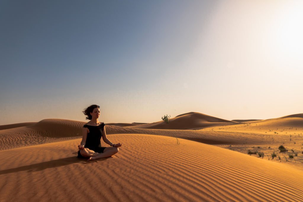 yoga-in-desert
