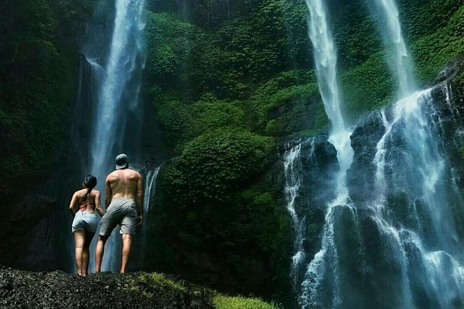 hiking-sekumpul-waterfall