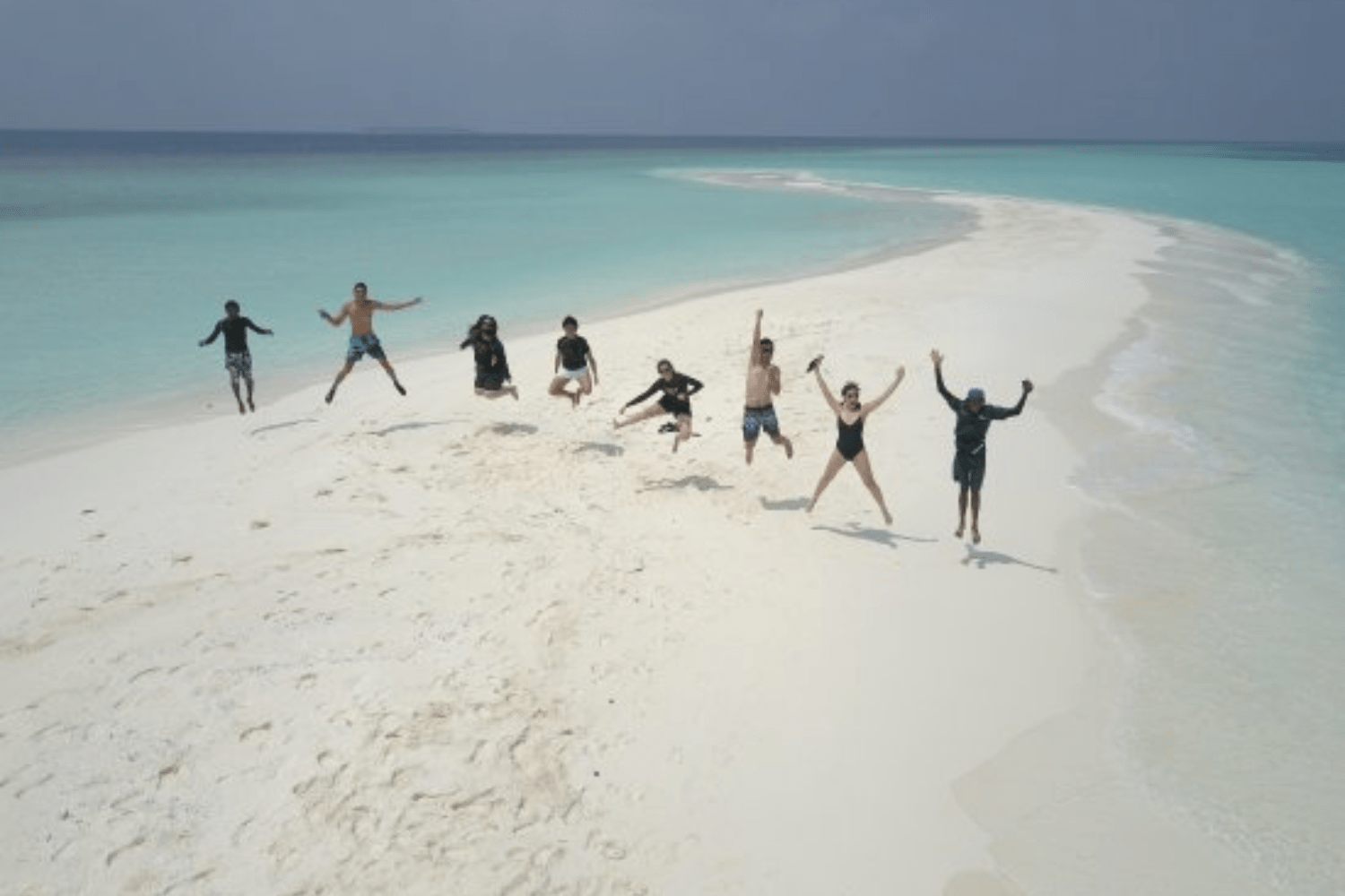 sandbank-picnic-in-maldives