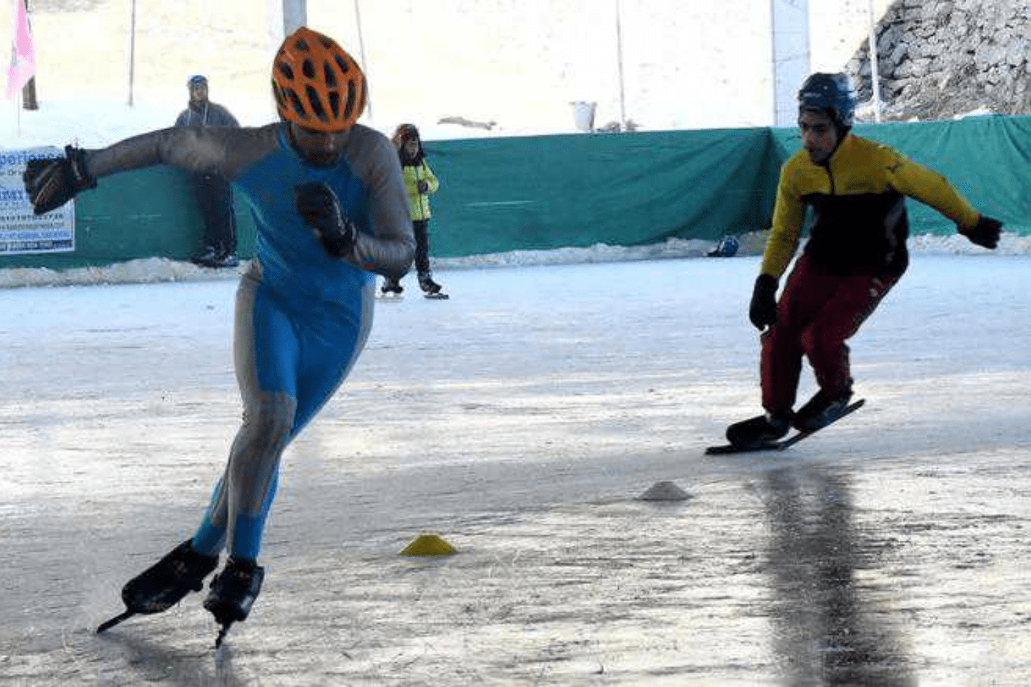 ice-skating-in-gulmarg-in-winter