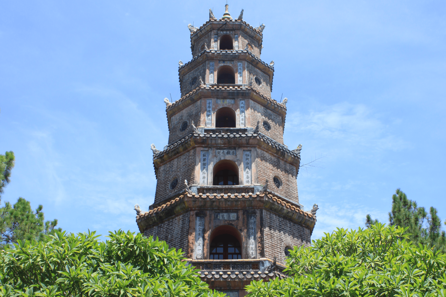 thien-mu-pagoda-in-vietnam