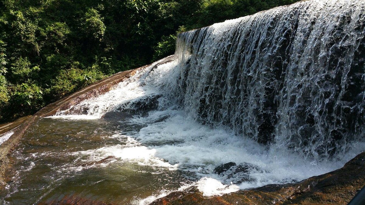 visit-the-kovai-kutralam-waterfalls-an-ideal-natural-beauty