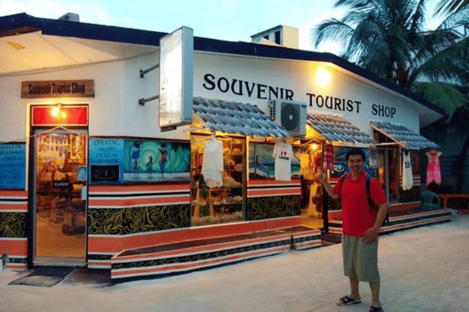 angolo-souvenir-shop-in-maldives