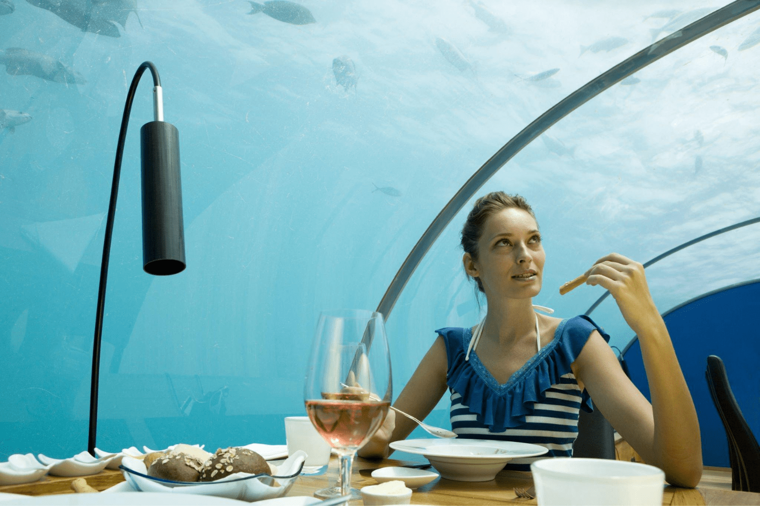 underwater-restaurant-in-maldives