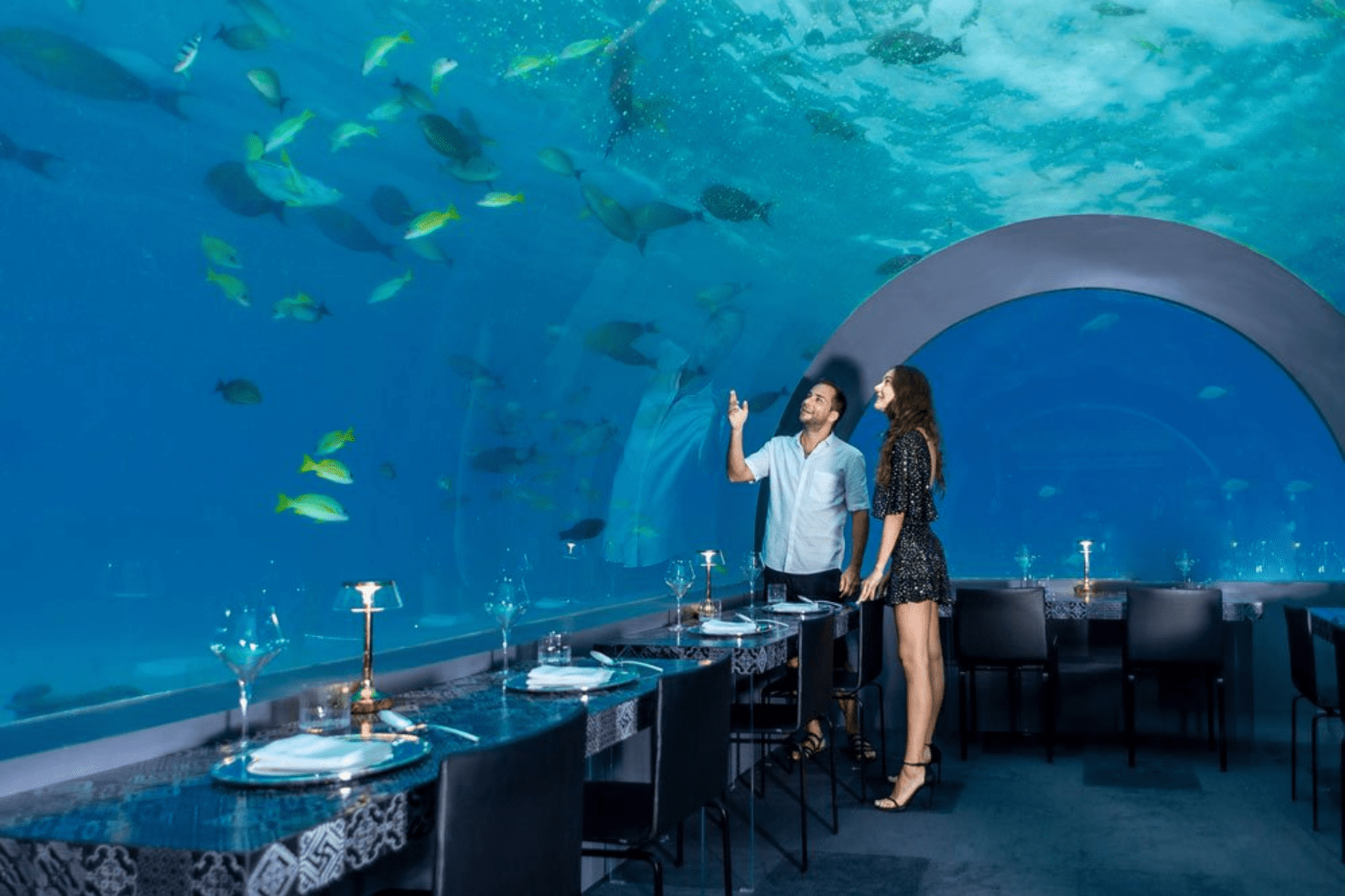 h20-underwater-restaurant-in-maldives