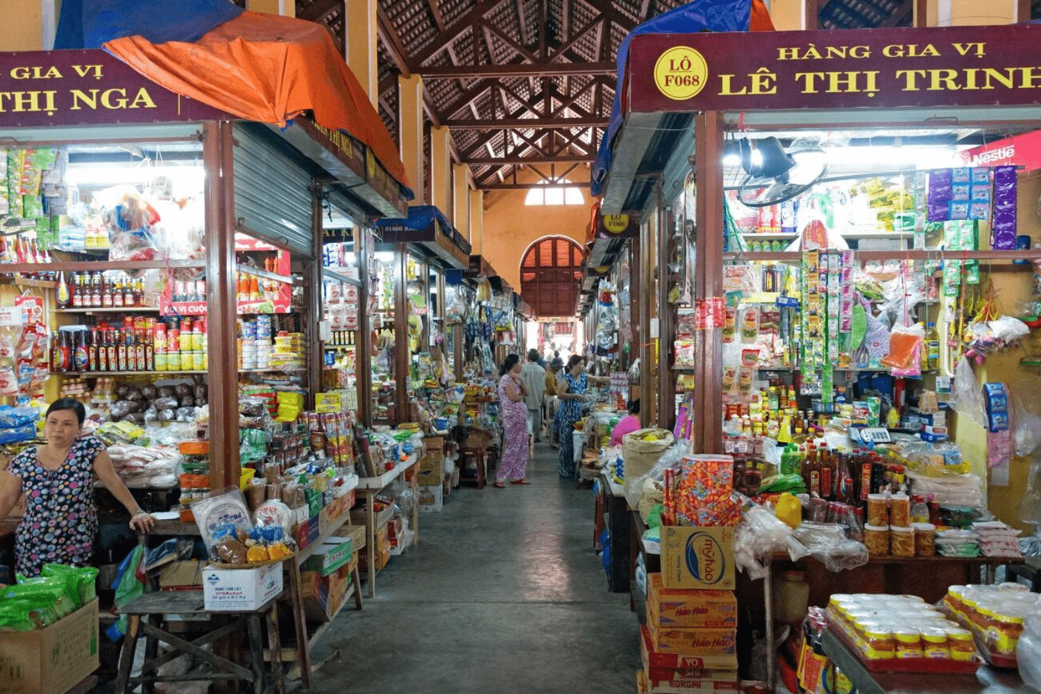 shopping-in-hoi-an-vietnam