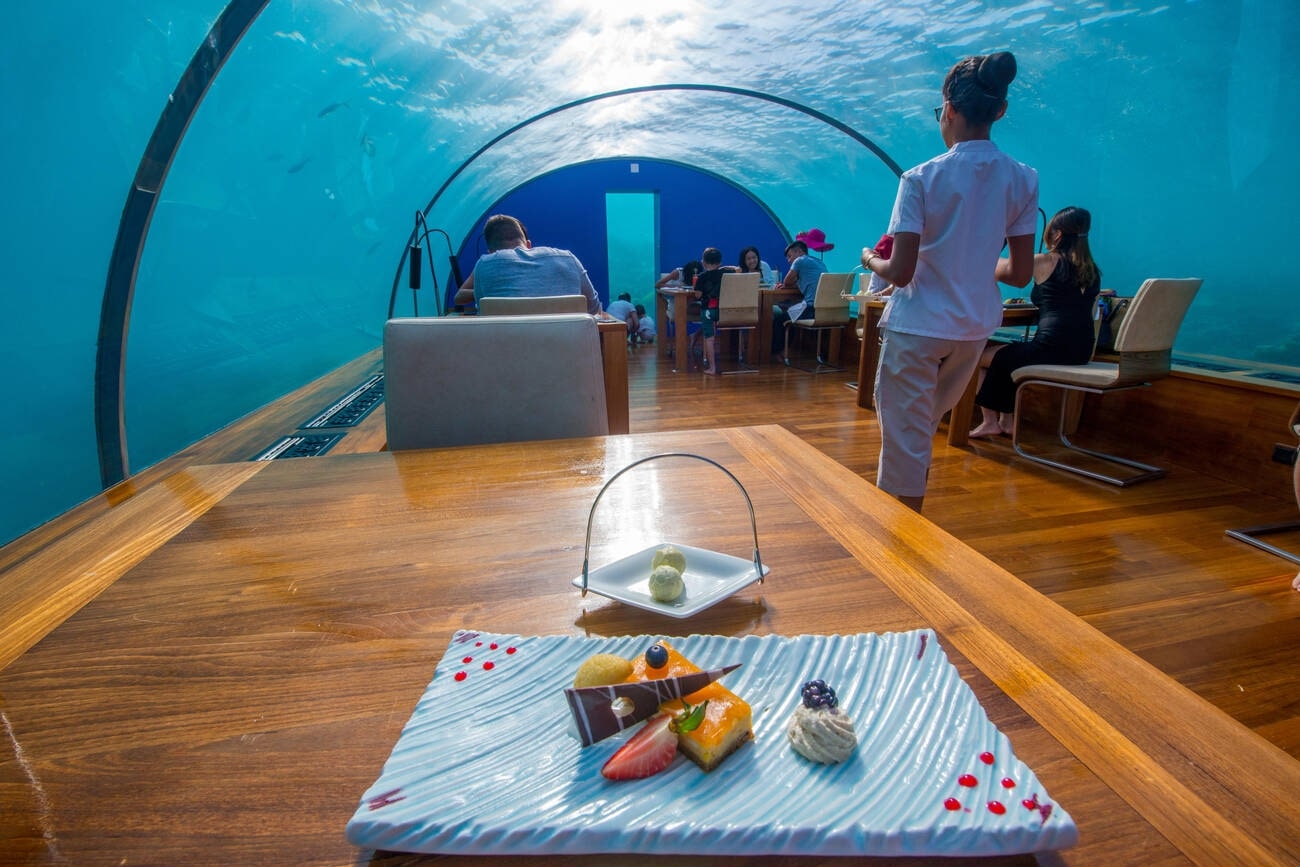 underwater-restaurant-in-maldives