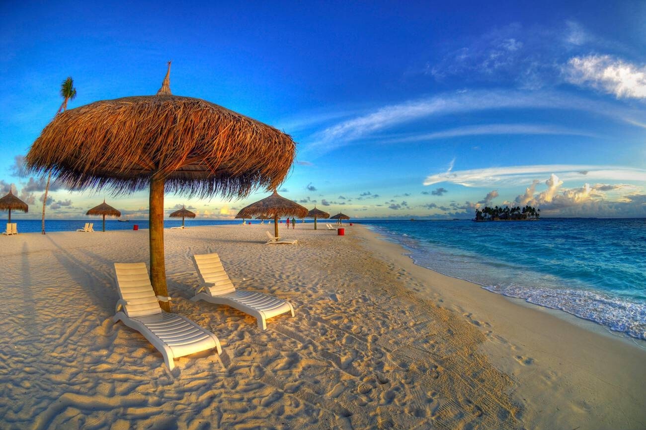 veligandu-island-beach-maldives