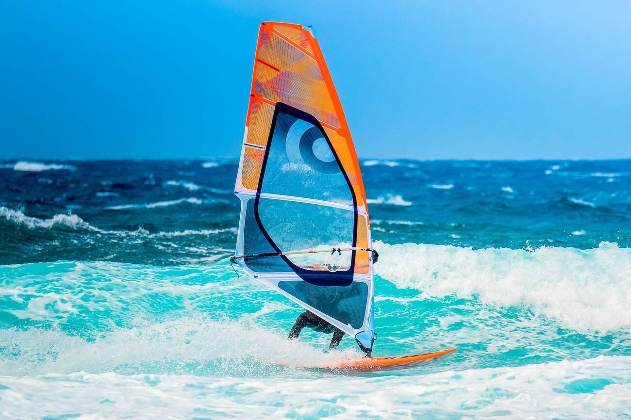 windsurfing-in-maldives