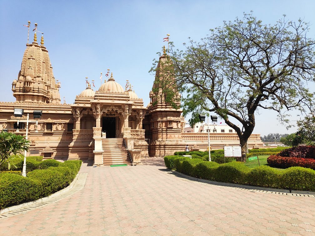 swaminarayan-temple-dadra-nagar-haveli