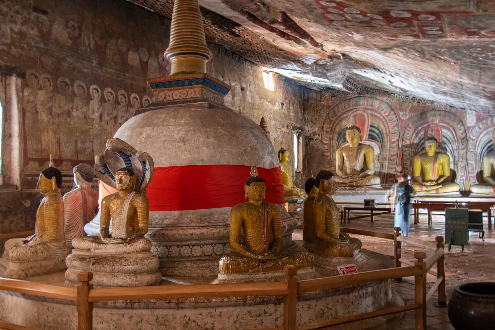 dambulla-royal-cave-temple