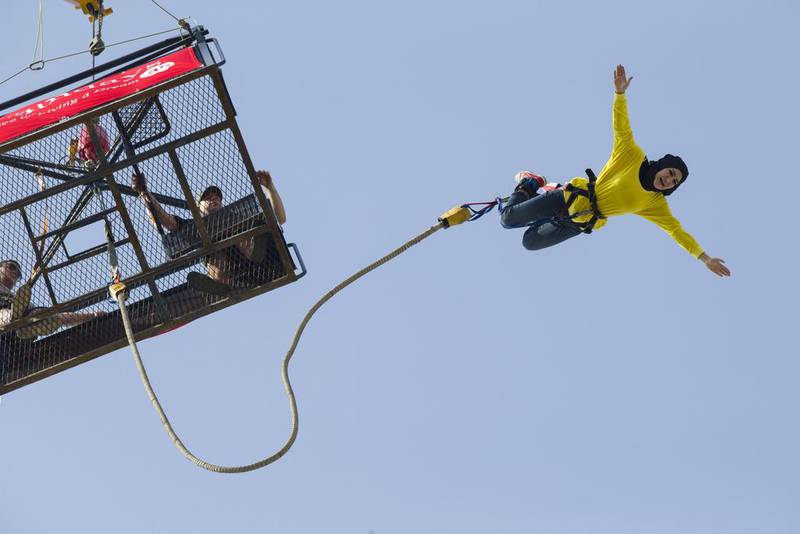 jumeirah-beach-hotel-bungee-jumping