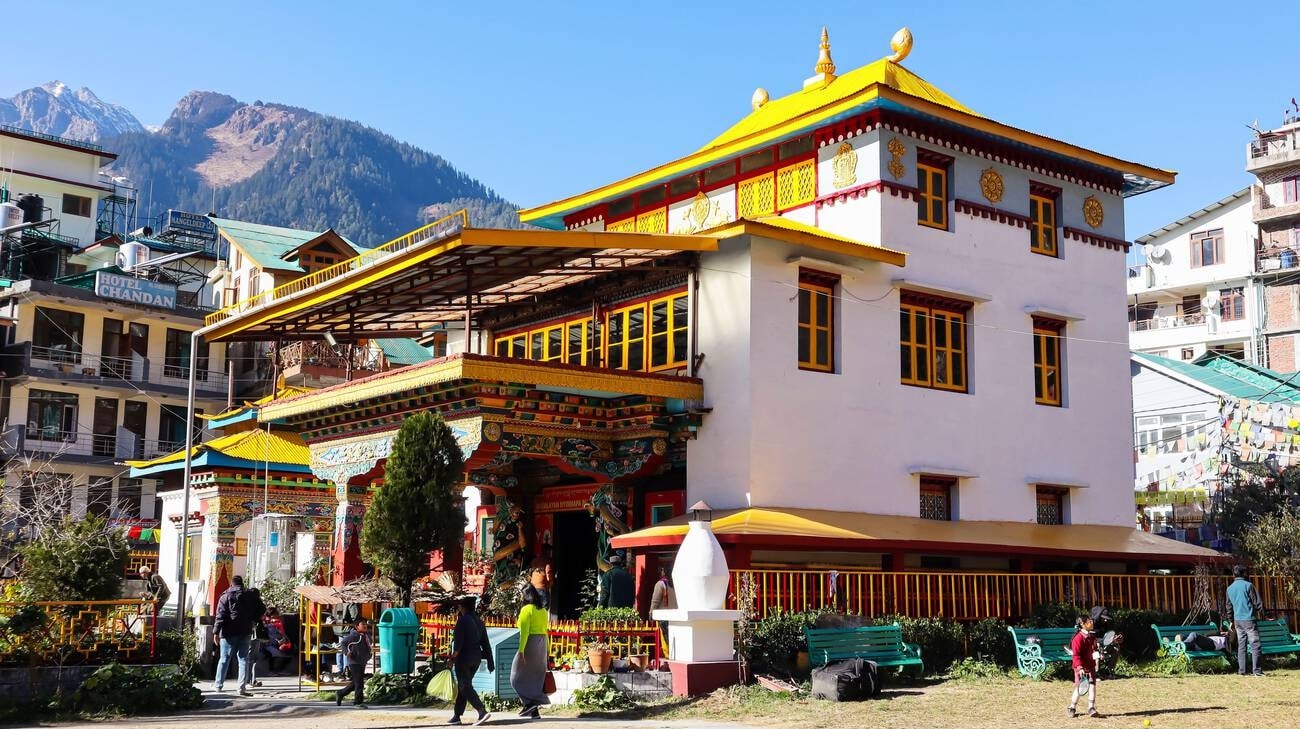 himalayan-nyingmapa-buddhist-temple-in-manali
