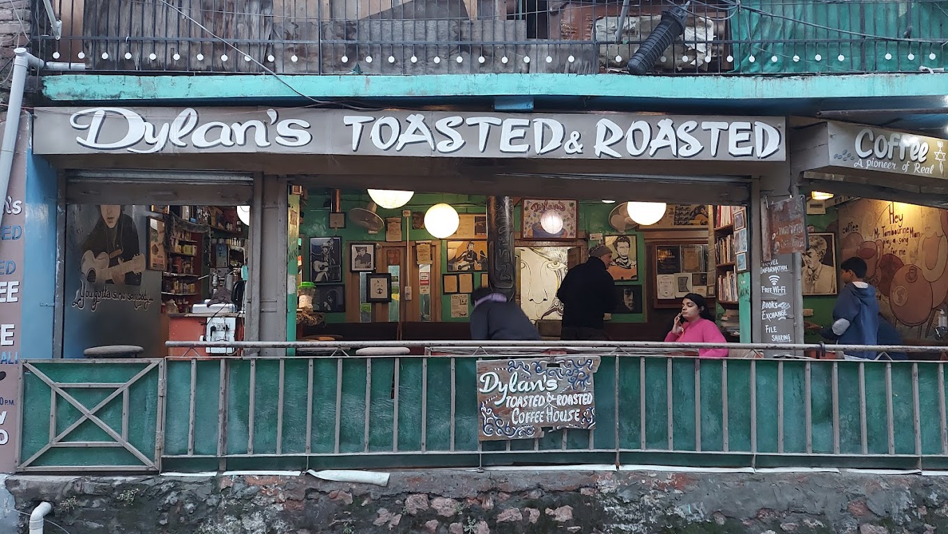 dylans-toasted-and-roasted-coffee-house