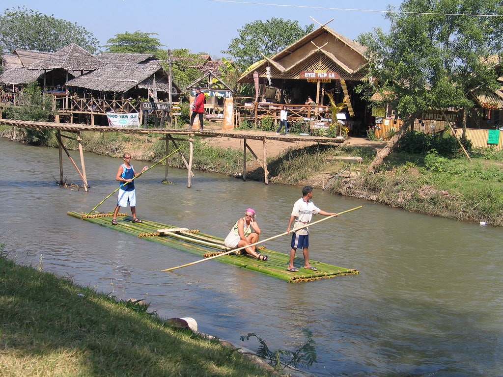 pai-bamboo-rafting