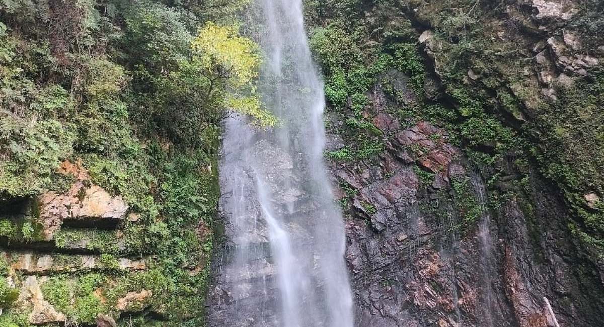 choie-waterfall-trek
