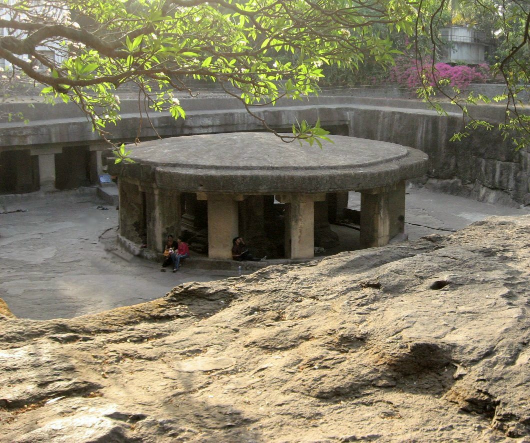 pataleshwar-cave-temple