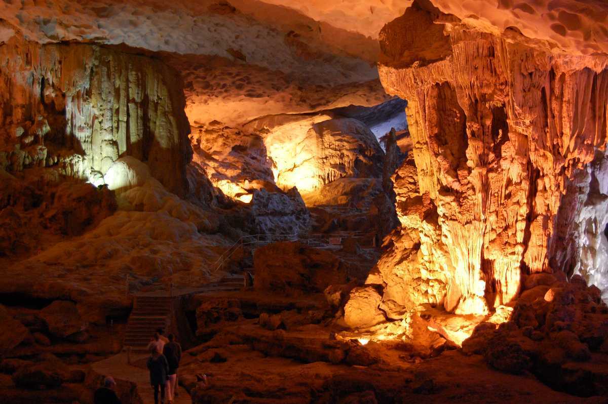 sung-sot-cave-grand-chamber