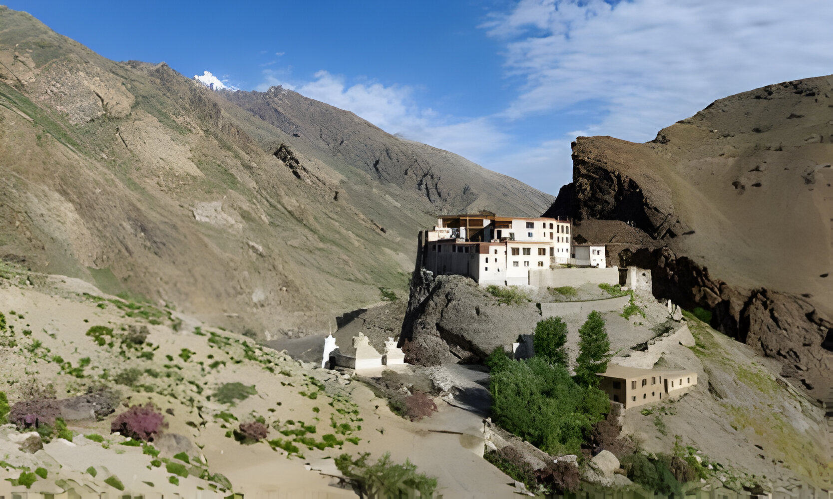best-time-to-visit-in-bardan-monastery