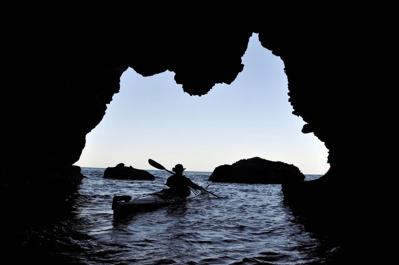 cave-sea-kayaking-mauritius
