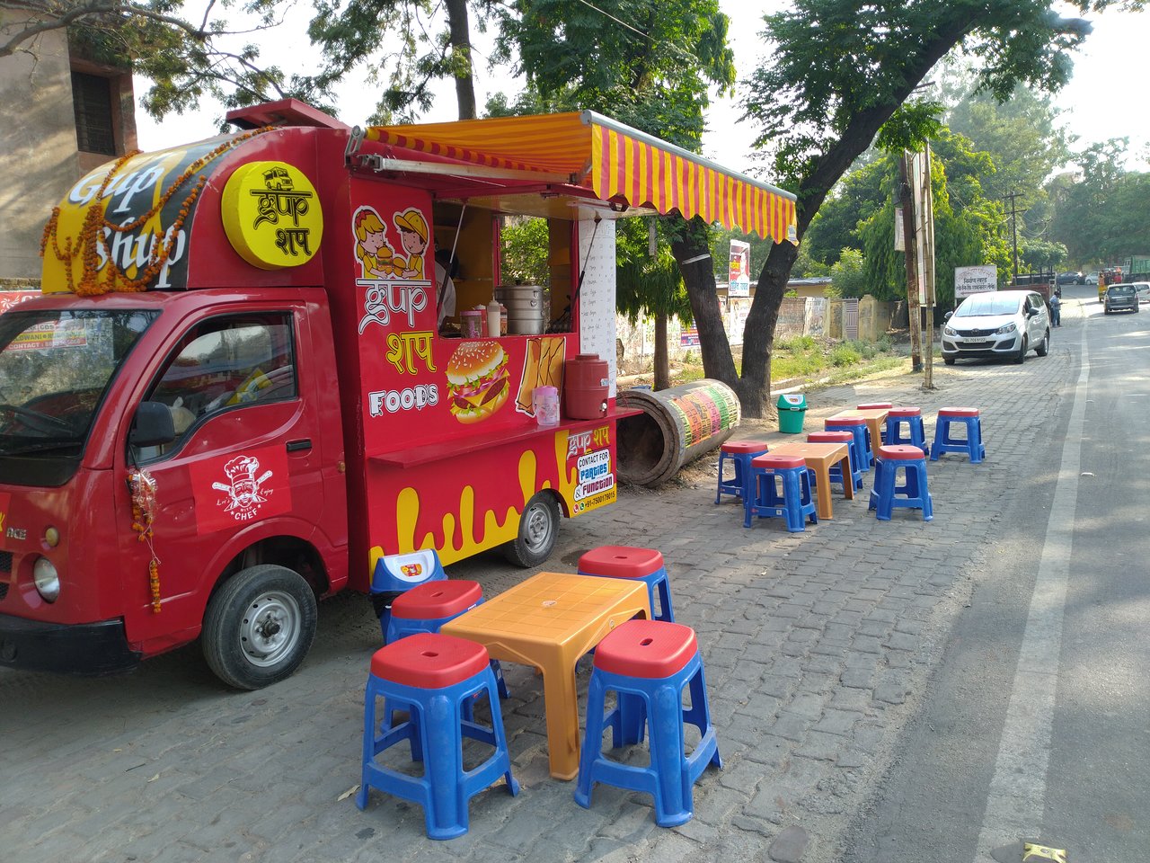 food-trucks-in-kasar-devi