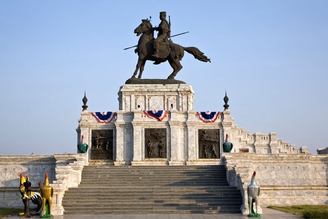 king-naresuan-monument