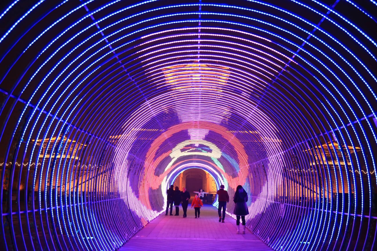 magical-tunnel-walk