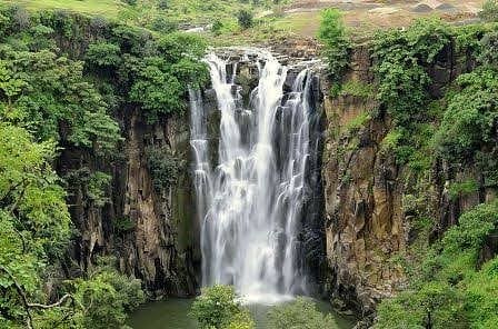 patalpani-waterfall-1