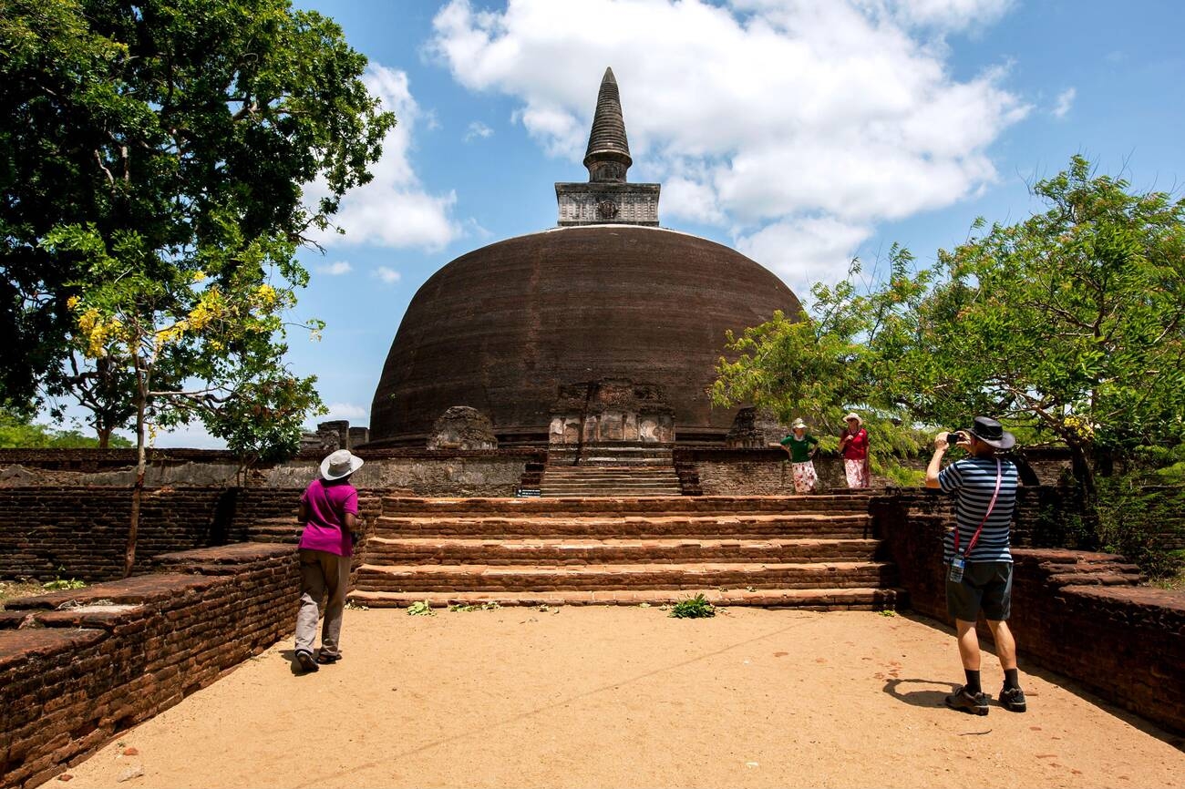 polonnaruwa-tourist