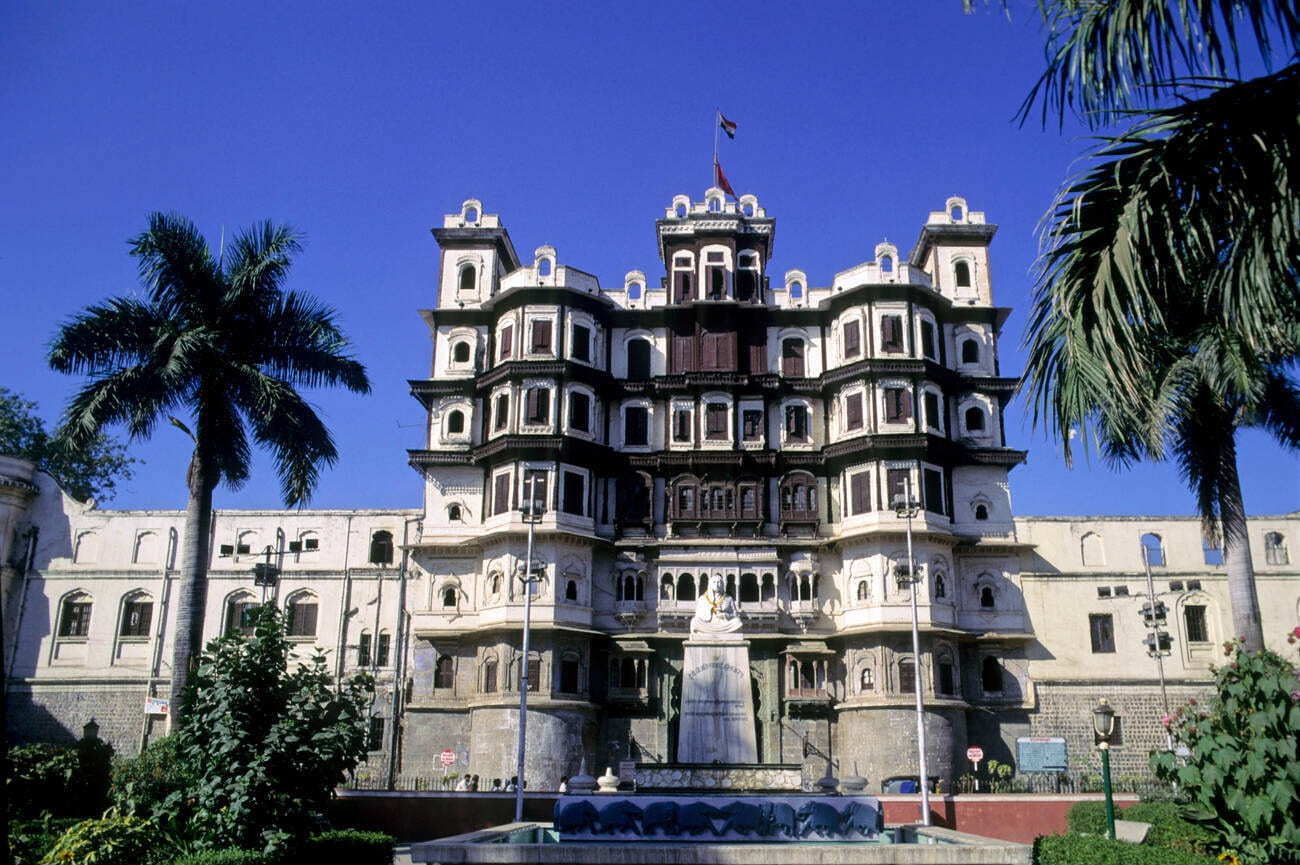 rajwada-a-historical-palace-of-holkars-1