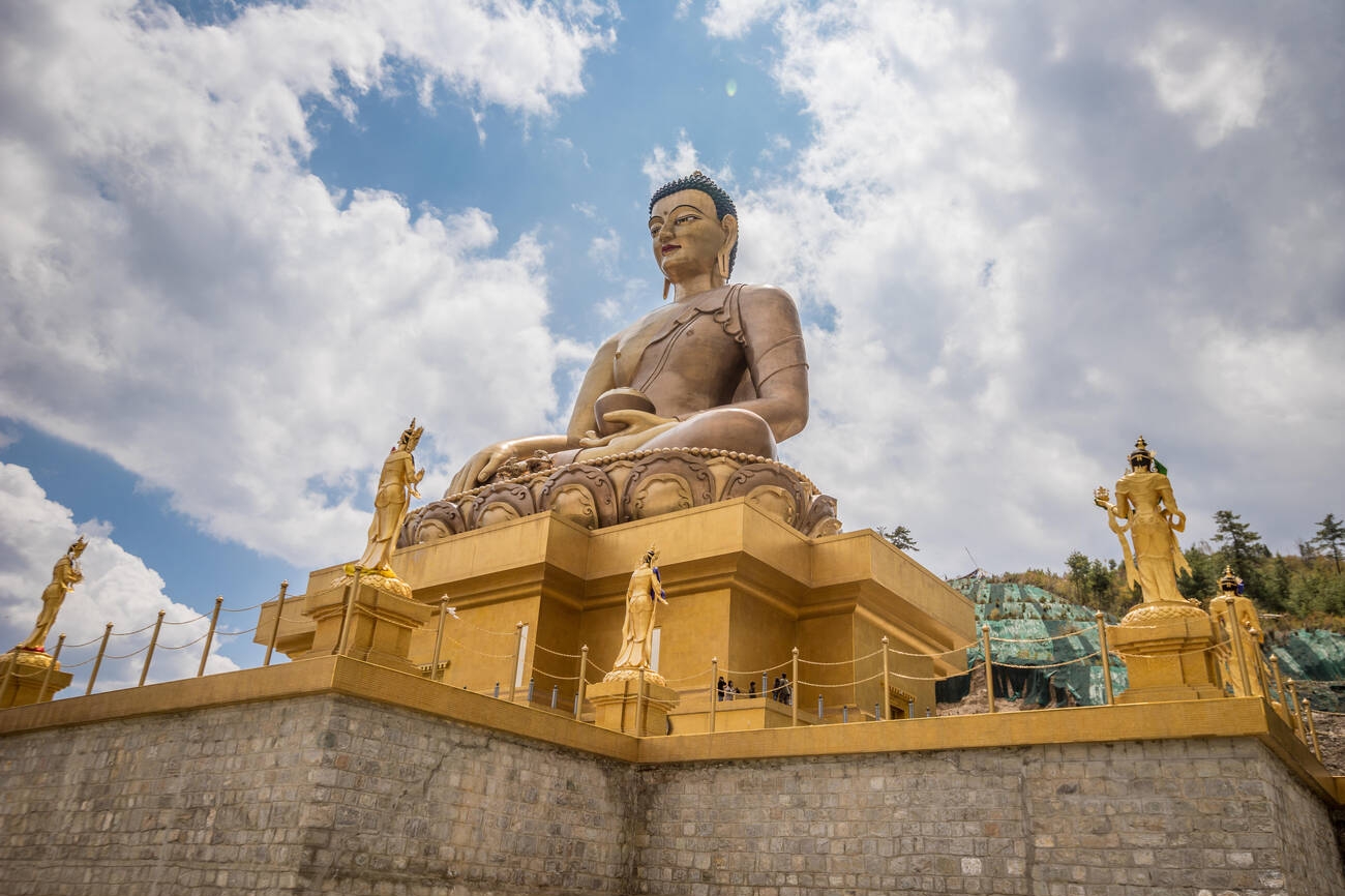 the-giant-golden-buddha-in-thimphu-bhutan