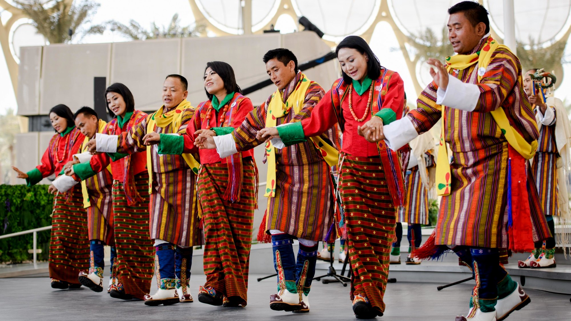 traditional-bhutanese-dance-and-music