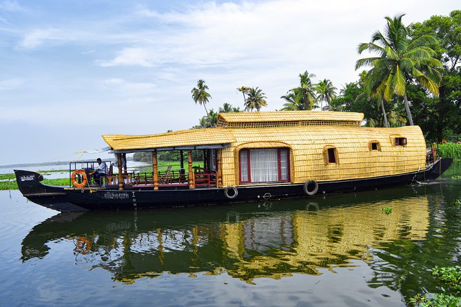 Backwater Houseboat Cruise in kerala