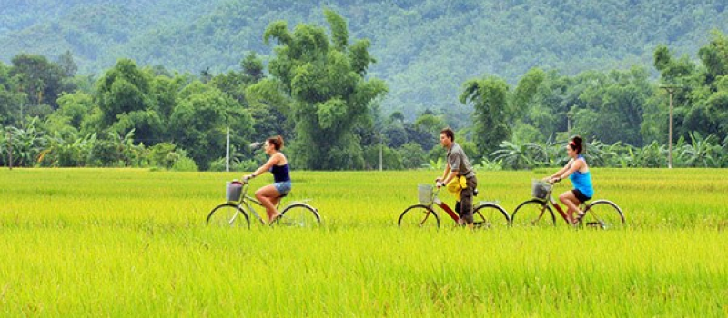 cycling-at-mai-chau-things-to-do-in-vietnam