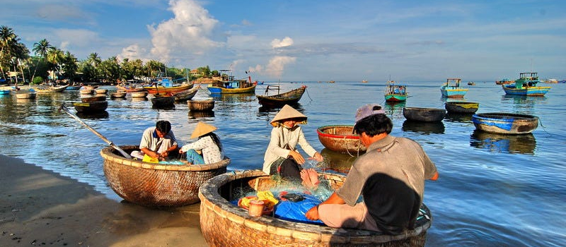vietnam-floating-village