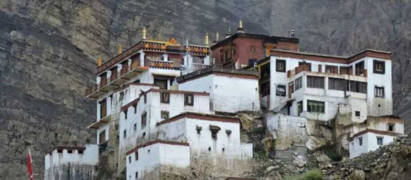 key-monastery-places-to-shop-in-spiti-valley