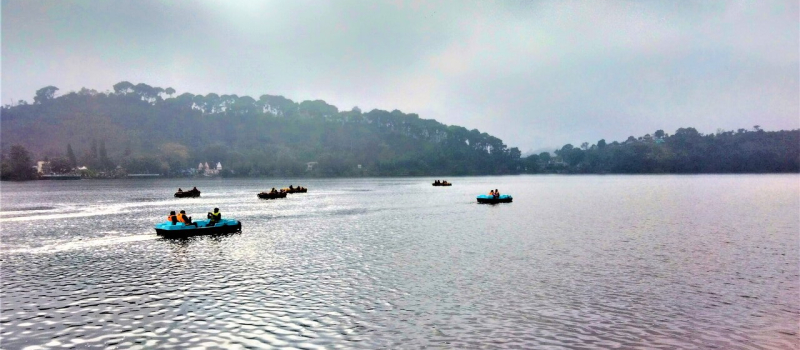 boating-in-mansar-lake-in-kashmir