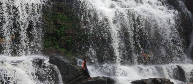 about-ghatarani-waterfalls