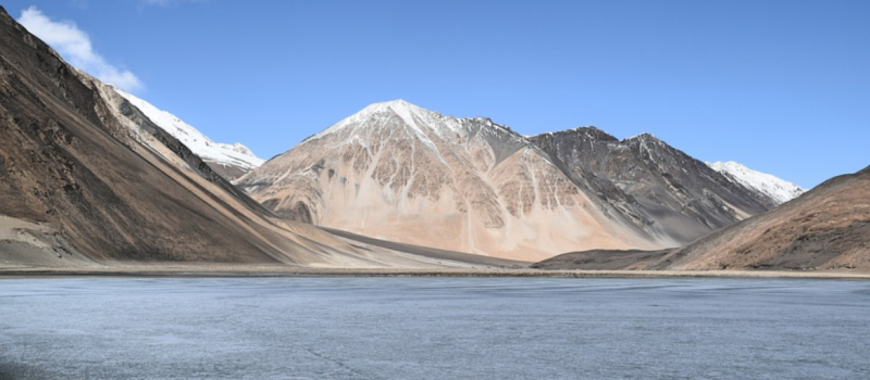 frozen-lake-marathon-in-ladakh