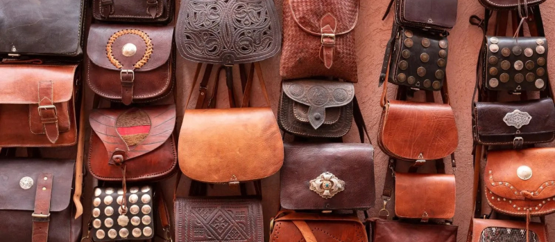 handcrafted-leather-goods-shopping-in-spiti-valley