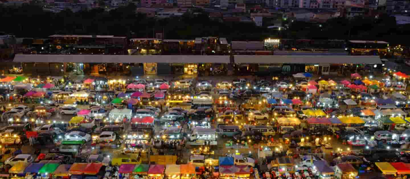 law-garden-night-market-ahmedabad