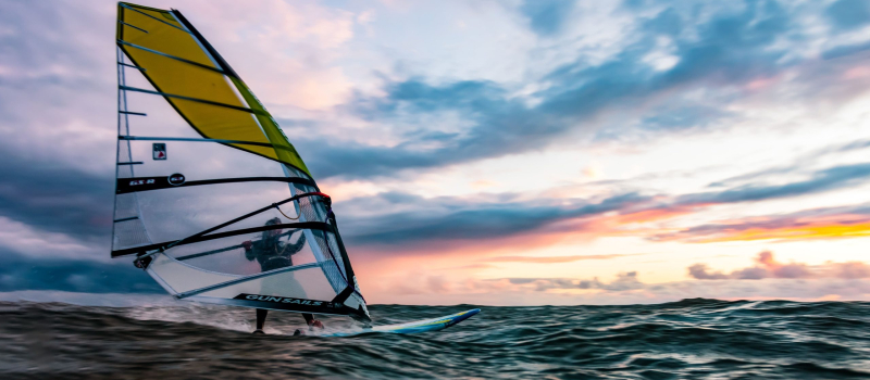windsurfing-water-sports-in-dubai