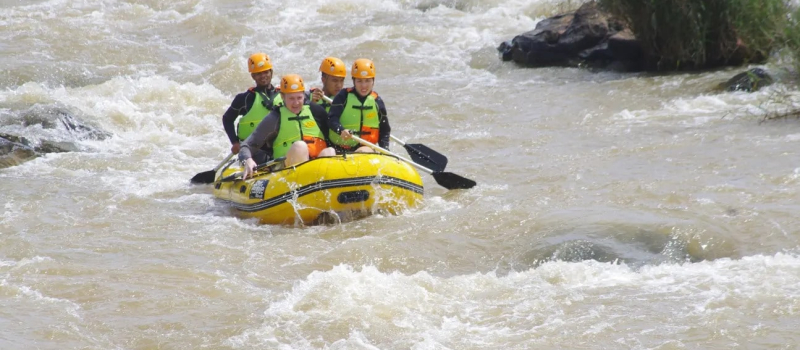 quang-binh-places-for-river-rafting-in-vietnam